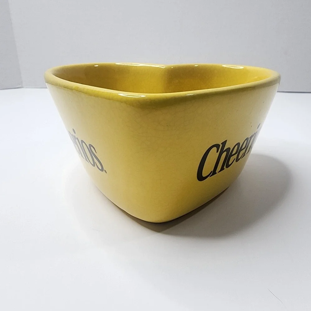 Cheerios Yellow Heart Shaped Ceramic Cereal Bowl 2003 General Mills